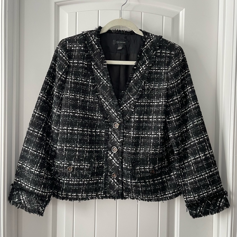 Ann Taylor Black & White Plaid Cropped Blazer Size 6
